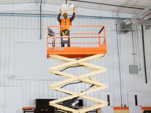 26%27+Scissor+Lift+-+Wide+-+Electric